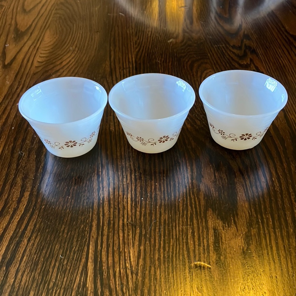 Vintage DYNAWARE PYR-O-REY Milk Glass Custard Dishes